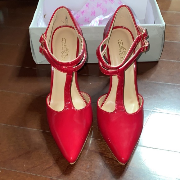 Red Heels - Picture 4 of 7